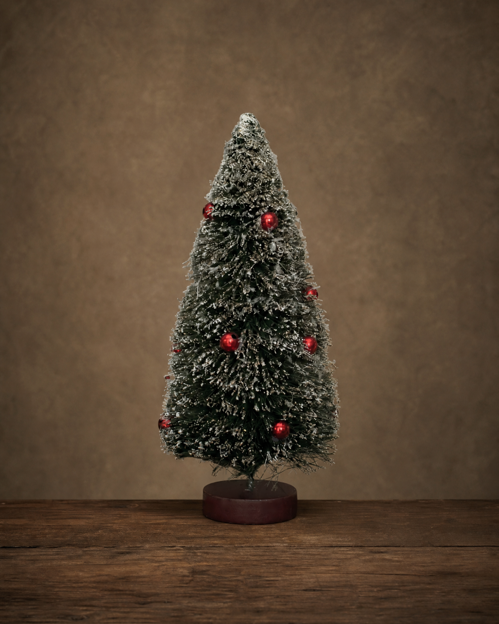 10" Bottlebrush Snow-Tip Tree with Ornaments