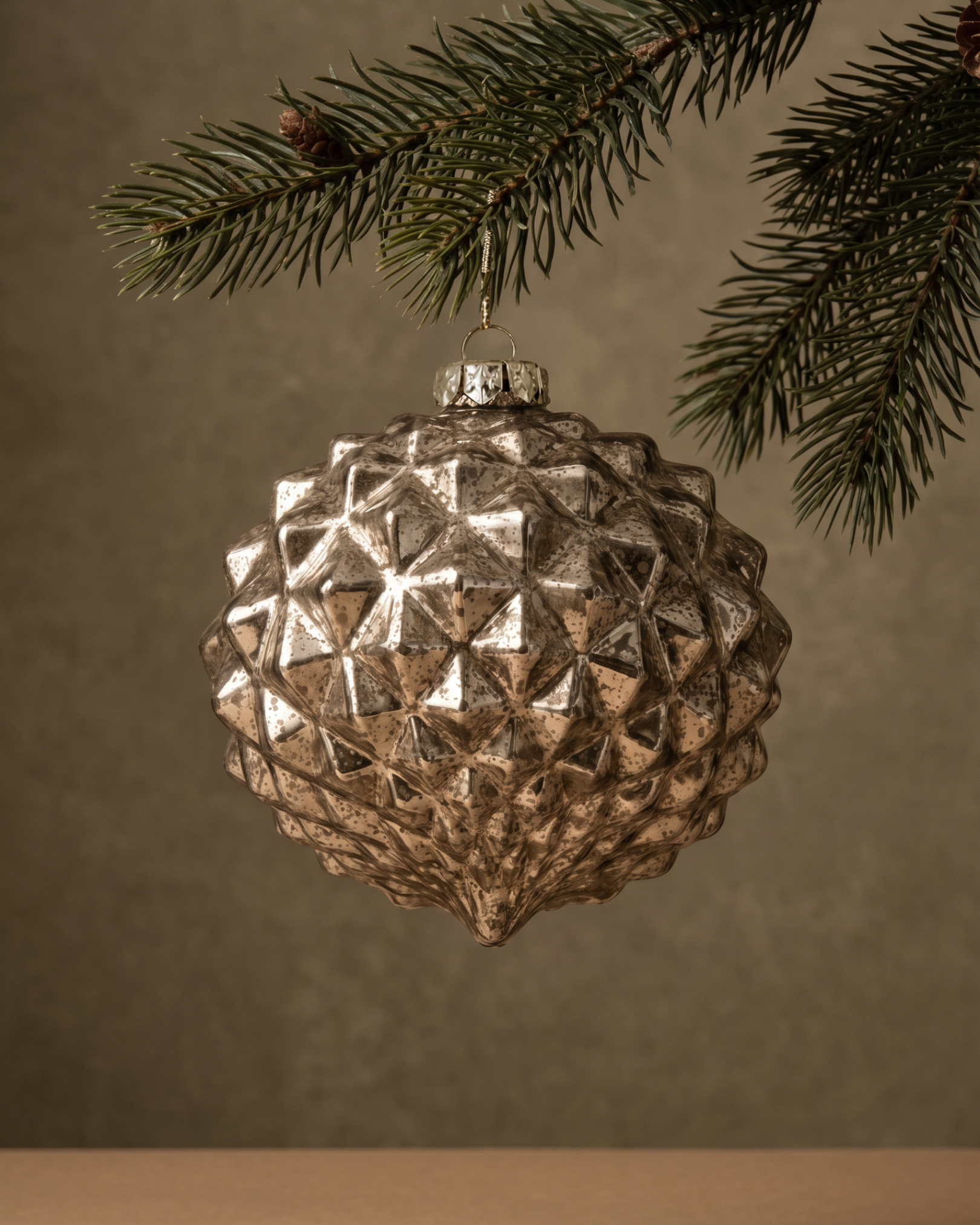 The Gold Glass Bauble Set