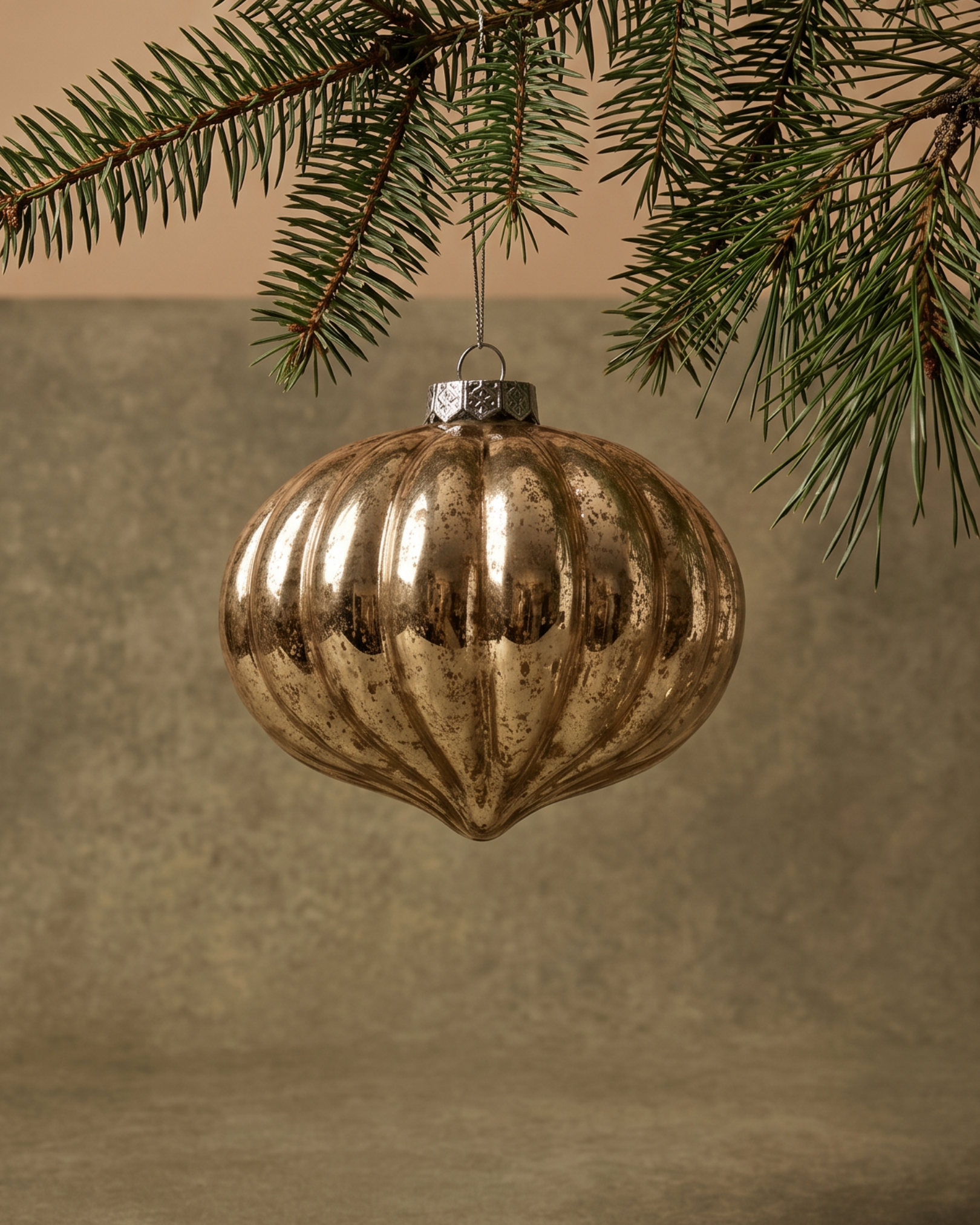The Gold Glass Bauble Set