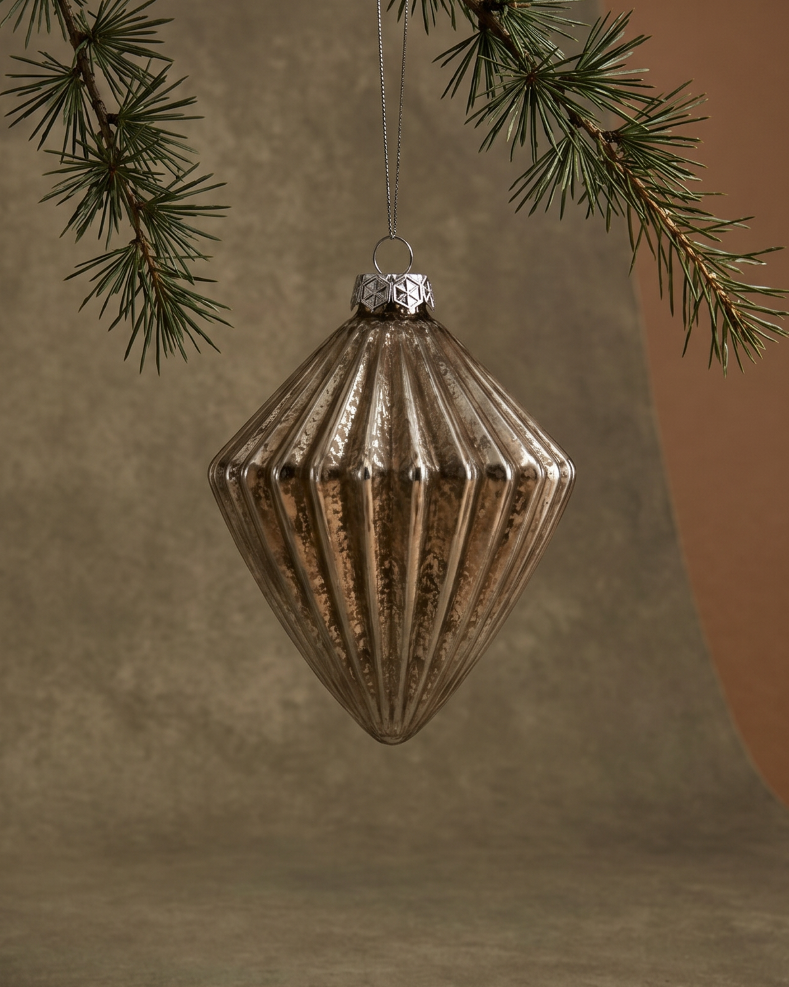 The Gold Glass Bauble Set