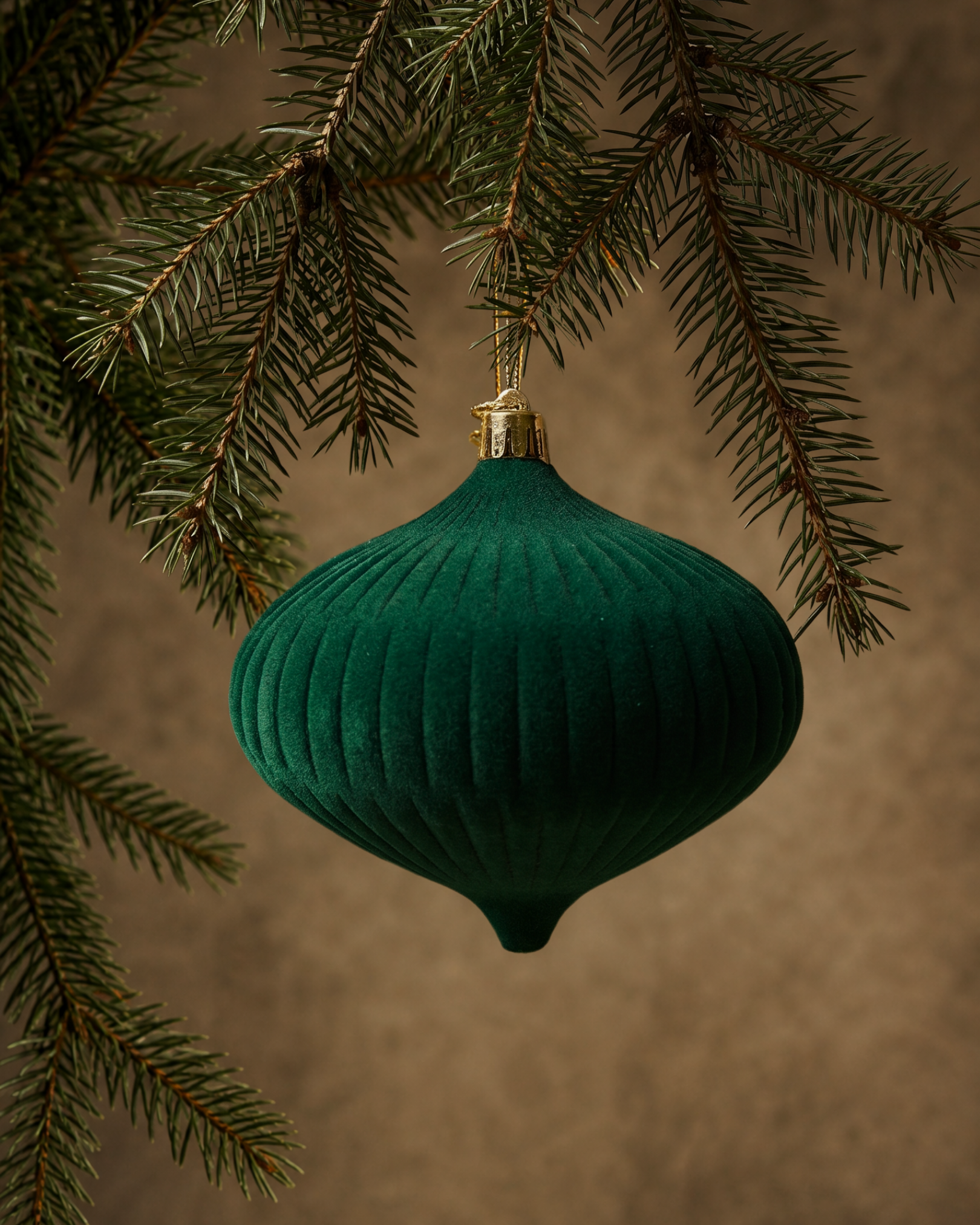 The Green Shatterproof Bauble Set