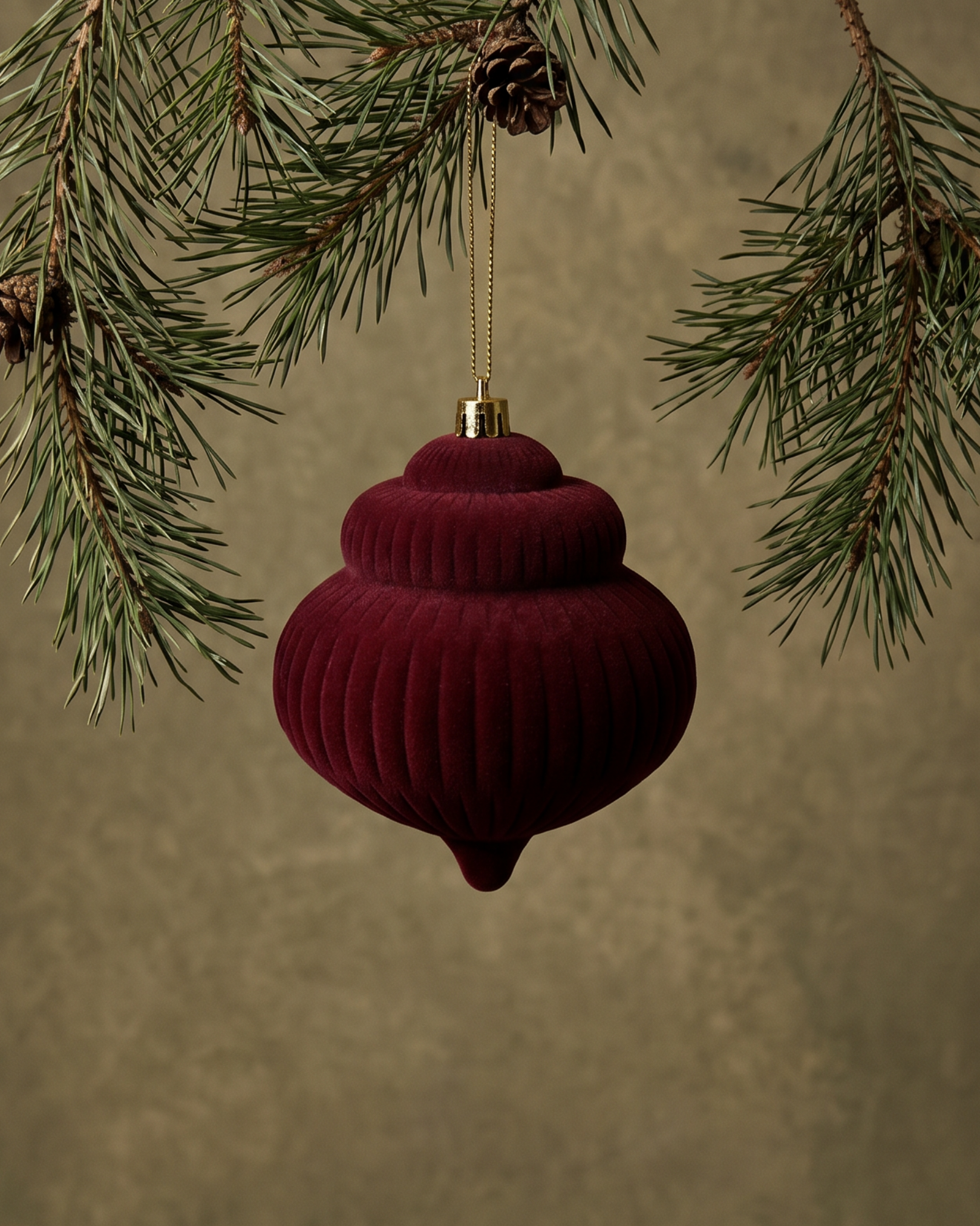 The Burgundy Shatterproof Bauble Set