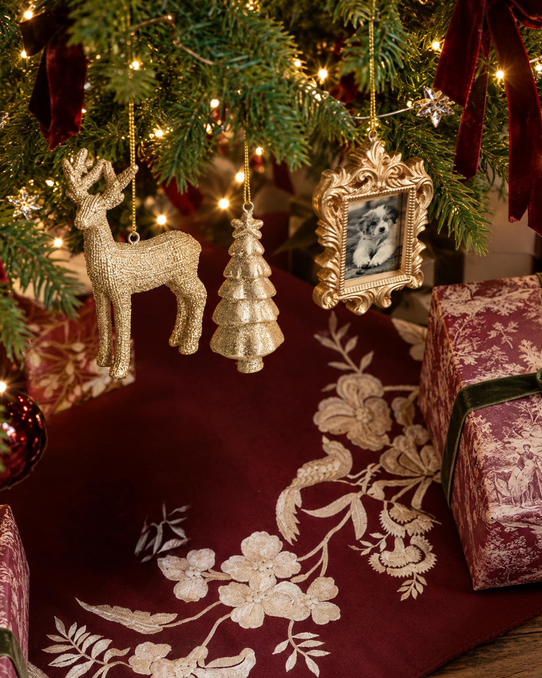 Modern Gold Christmas Ornaments