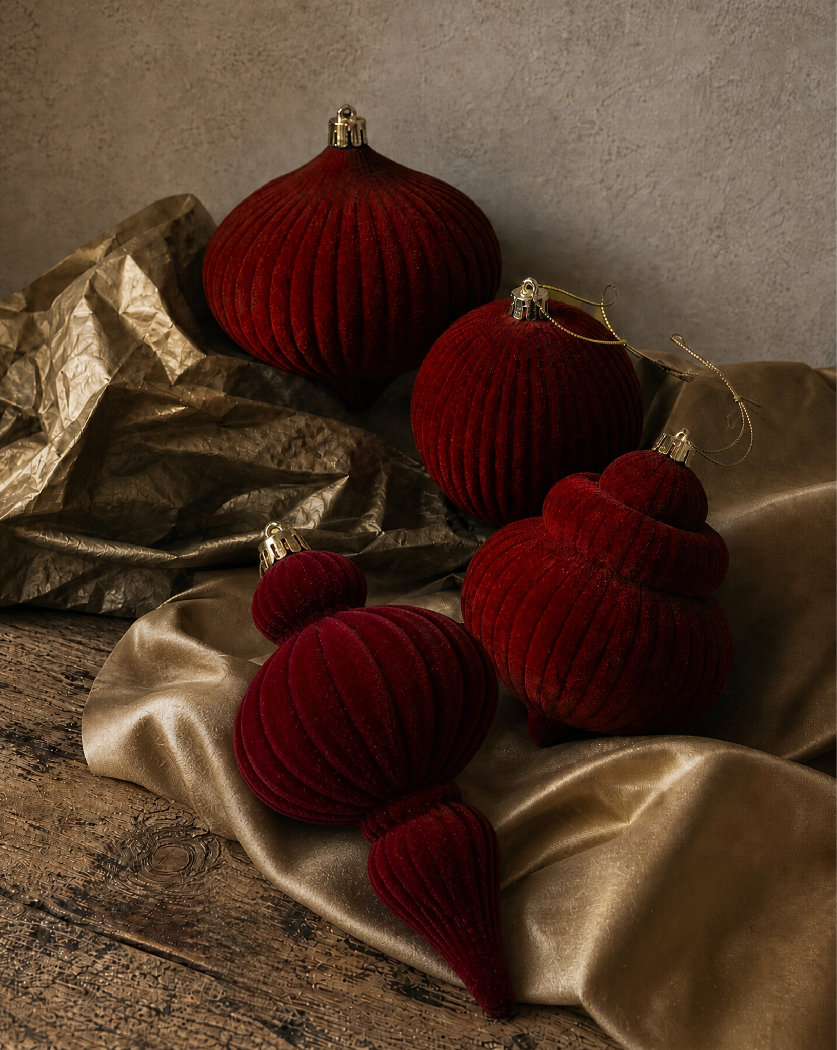 The Burgundy Shatterproof Bauble Set