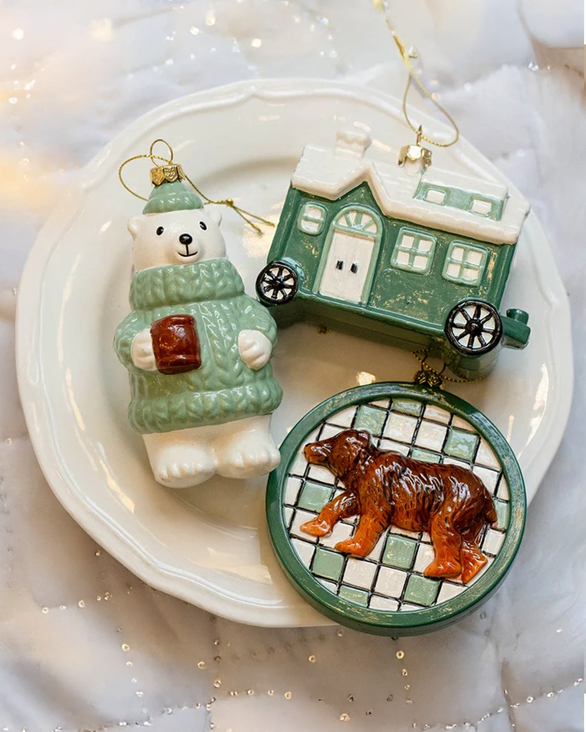 Shatterproof Wintergreen Cabin Car Christmas Ornament